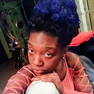 Meet your Posher, Racquel